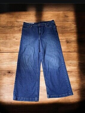 GAP Women's High Rise Stride Blue Jeans. Wide Leg.